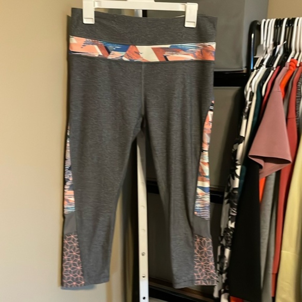 RBX Live Life Active Women's Grey Capri Leggings Pants Size Large Grey Pink